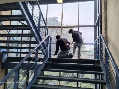 pisos-epoxicos-antiderrapante-para-escaleras-001